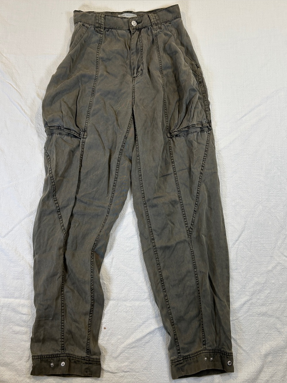 Urban Outfitters Women Olive‎ Green Utility Paneled Tapered Pants Sz 0 Snap Cuff